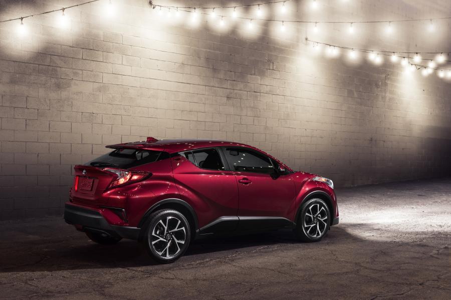  Toyota C-HR 2017 года  (NA) (фото 22 из 44)